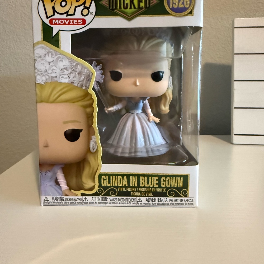 Funko Pop Glinda in Elegant White and Gold